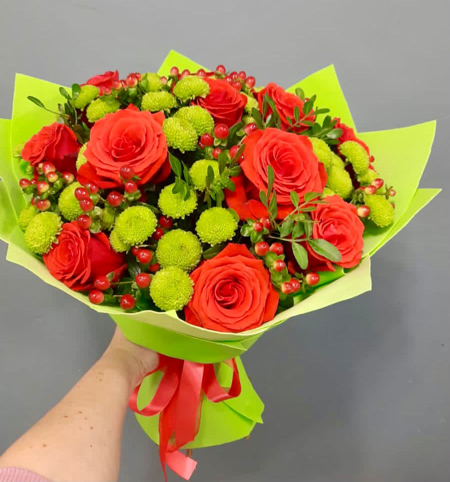 Букет цветов из: Хризантемы и Розы в Иня