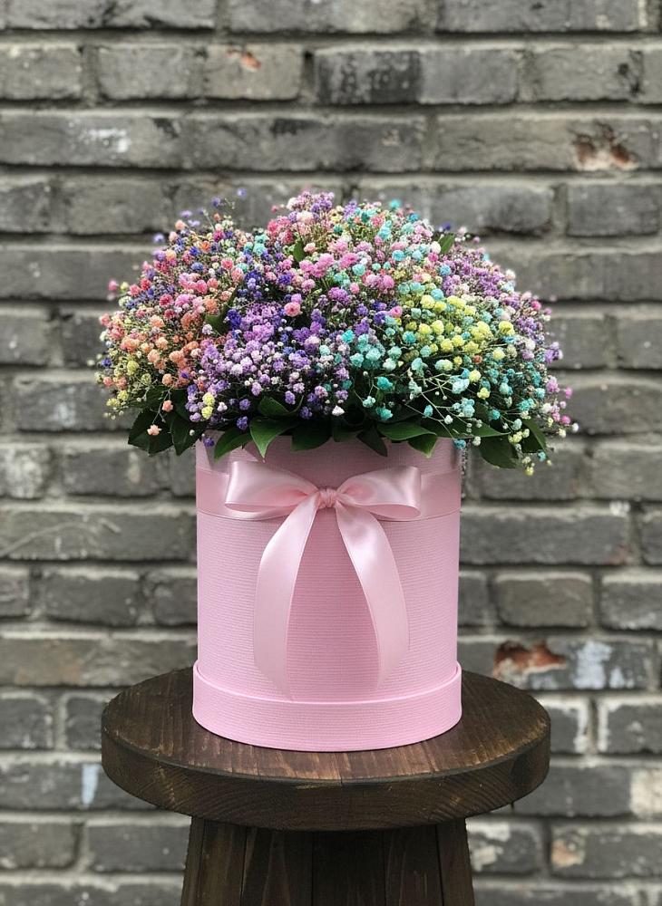 Цветочная композиция из Гипсофила и Розы в шляпной коробке в Иня