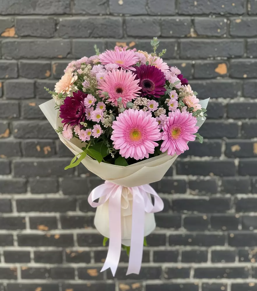 Букет цветов из: Герберы и Хризантемы в Иня