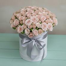 Цветочная композиция из Розы в шляпной коробке в Иня