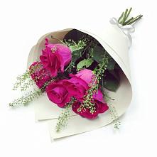 Букет цветов из:  Розы в Иня