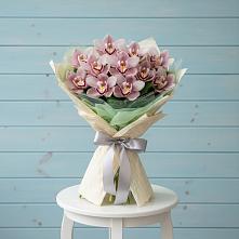 Букет цветов из:  Орхидеи и Розы #REPLACE_PRED# Иня