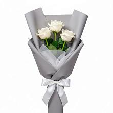 Букет 3 белые розы в Иня