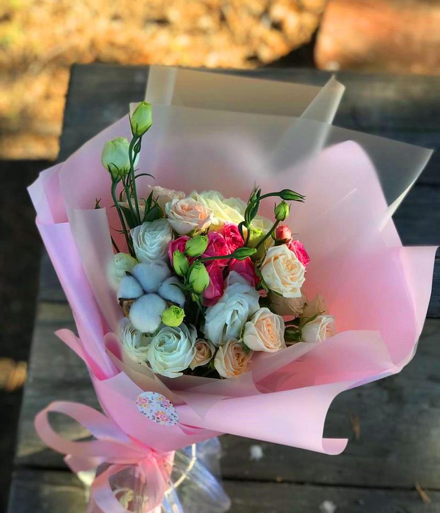 Букет цветов из: Розы и Лизиантусы в Иня