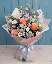 Букет цветов из:  Лизиантусы, Розы, Альстромерии и Гипсофила в Иня