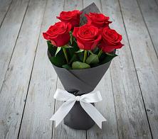 Букет 5 Красных роз Эдлесс Лав #REPLACE_PRED# Иня