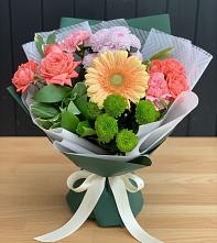 Букет цветов из:  Гвоздики, Розы, Герберы и Хризантемы в Иня