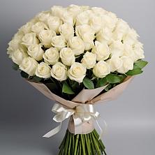 Букет 101 беля роза Белоснежка в Иня