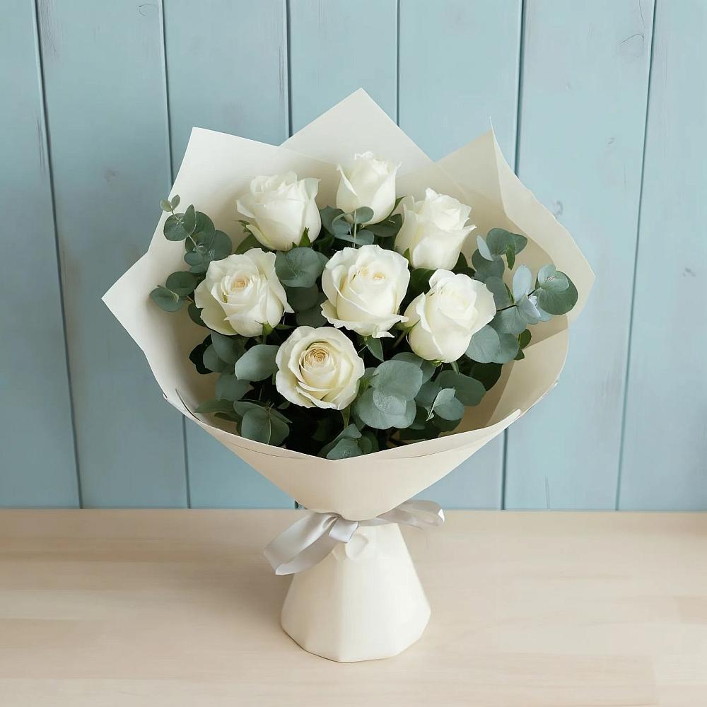 Букет Белые розы в Эвкалипте в Иня