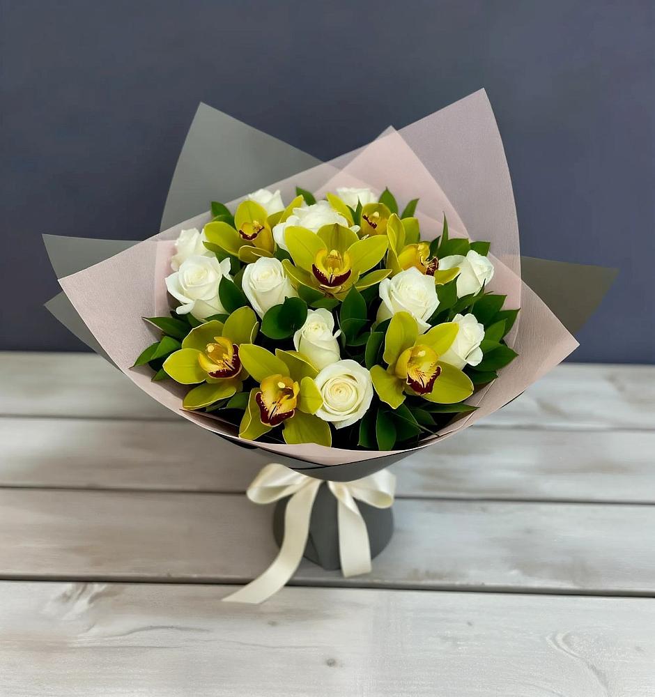 Букет цветов из: Орхидеи и Розы в Иня