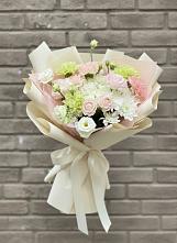 Букет цветов из:  Гвоздики, Розы, Лизиантусы и Хризантемы #REPLACE_PRED# Иня