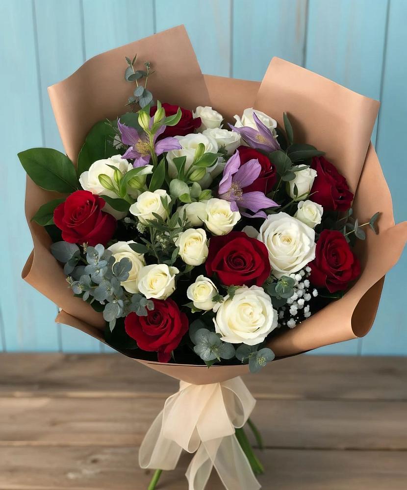 Букет цветов из: Розы и Альстромерии в Иня