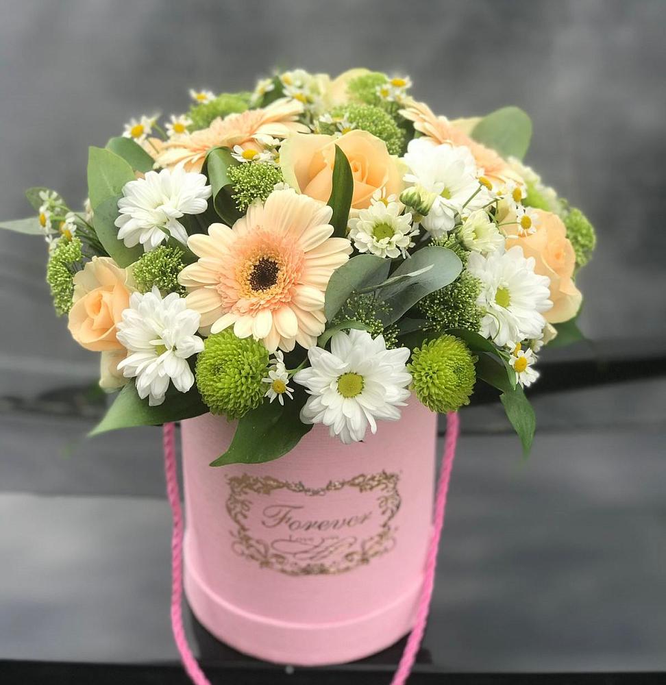 Цветочная композиция из Розы, Герберы и Хризантемы в шляпной коробке в Иня