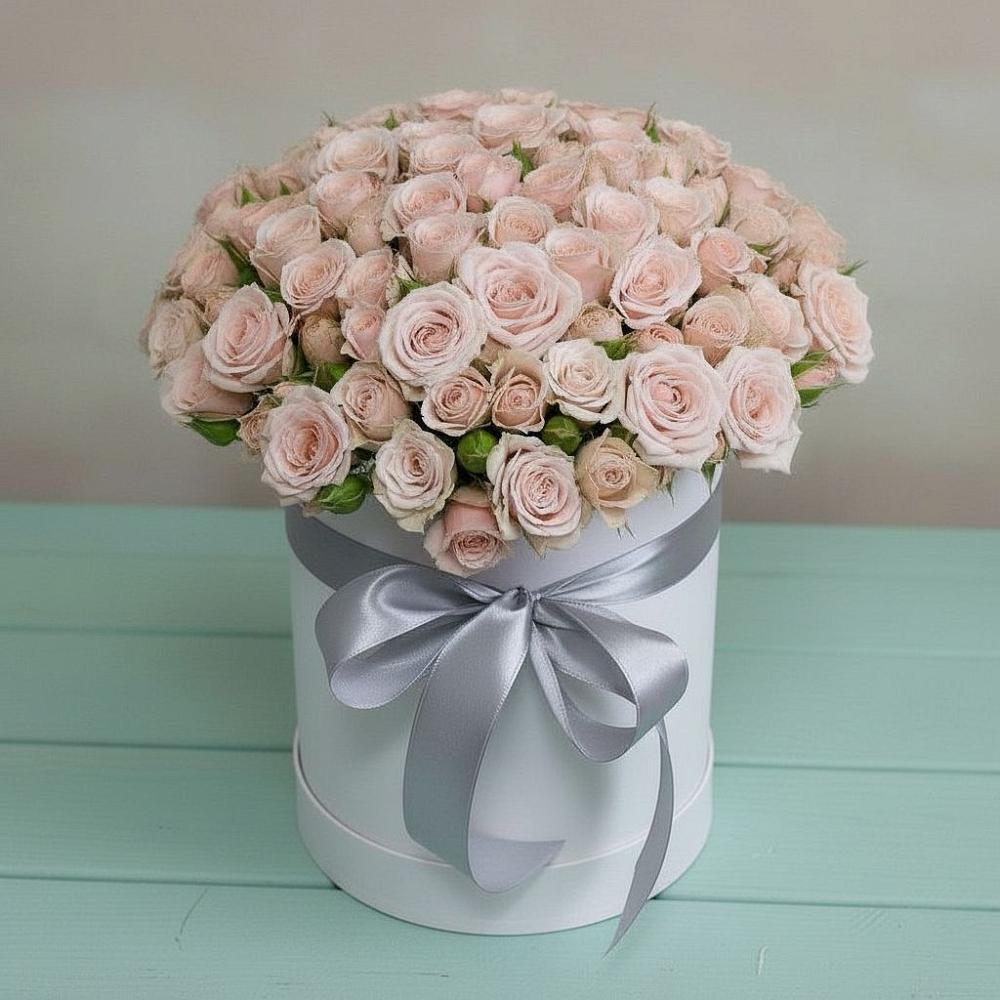 Цветочная композиция из Розы в шляпной коробке в Иня